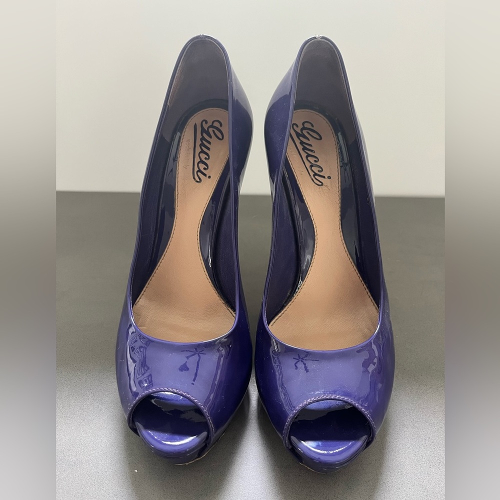 Gucci Patent Leather Peep Toe Heels sz 37